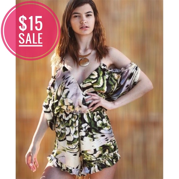xoxoklowe Pants - 🔥 SALE Tropical Print Cold Shoulder Ruffle Trim Romper